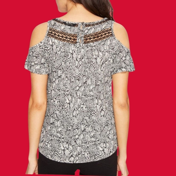 Lucky Brand Womens Cold Shoulder Top Black & White Floral Lace Trim Small - Picture 2 of 12